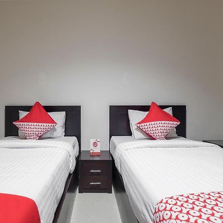 Oyo 1114 Hotel Denpasar Makassar Eksteriør billede