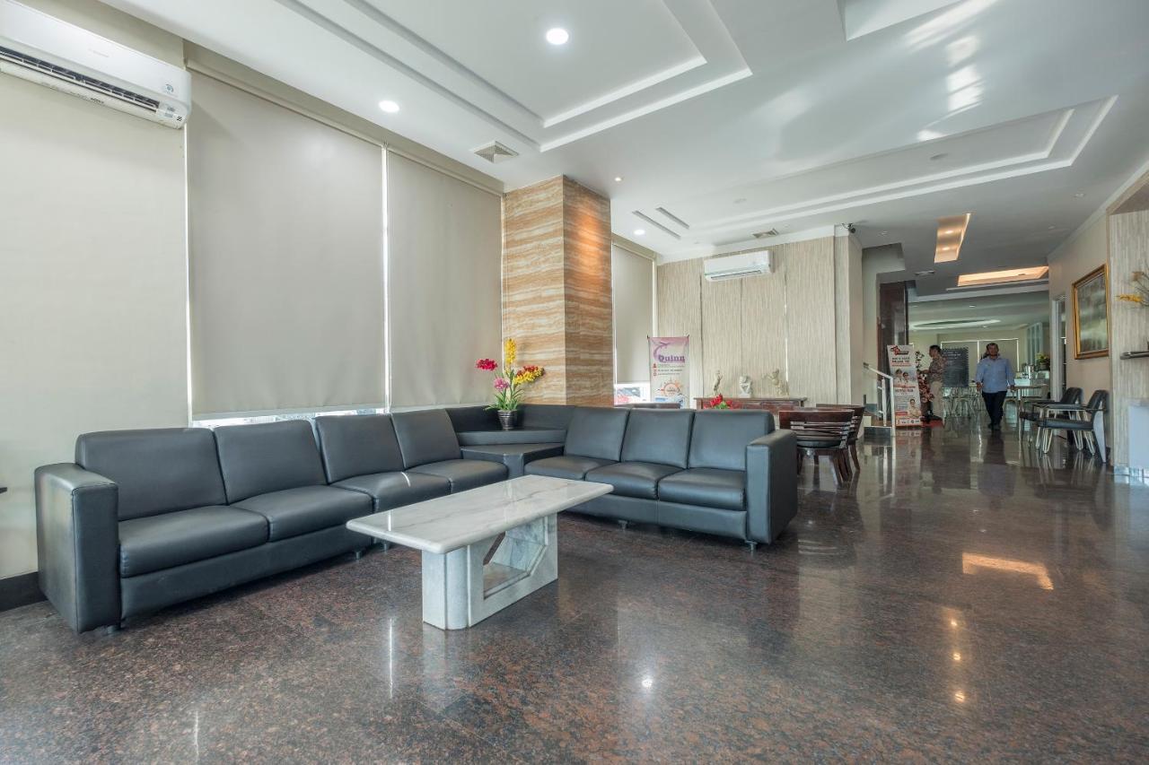Oyo 1114 Hotel Denpasar Makassar Eksteriør billede