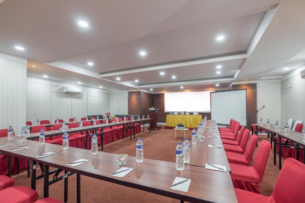 Oyo 1114 Hotel Denpasar Makassar Eksteriør billede
