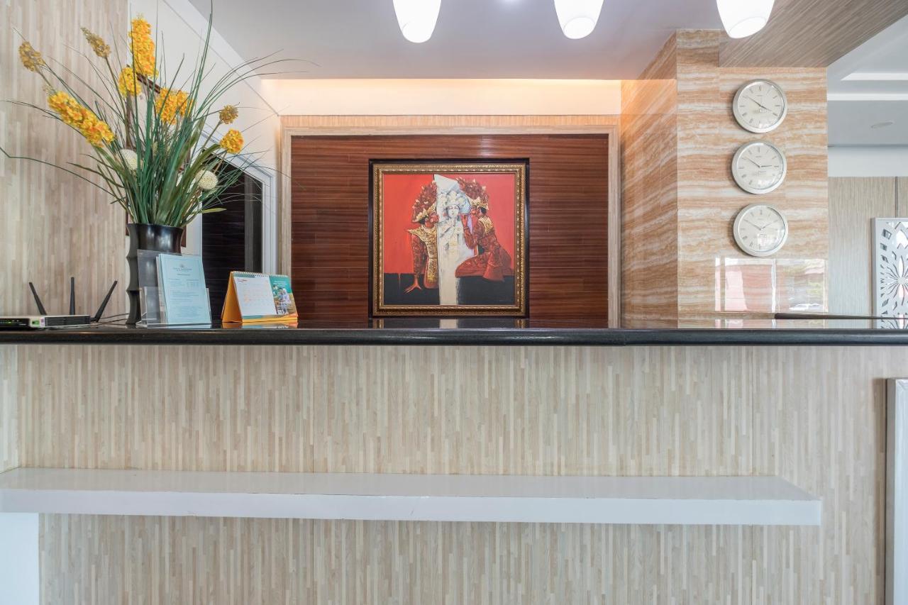 Oyo 1114 Hotel Denpasar Makassar Eksteriør billede