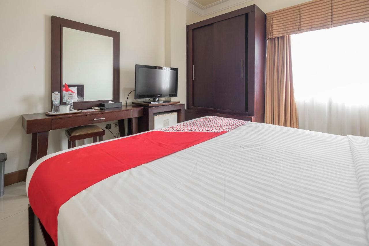 Oyo 1114 Hotel Denpasar Makassar Eksteriør billede