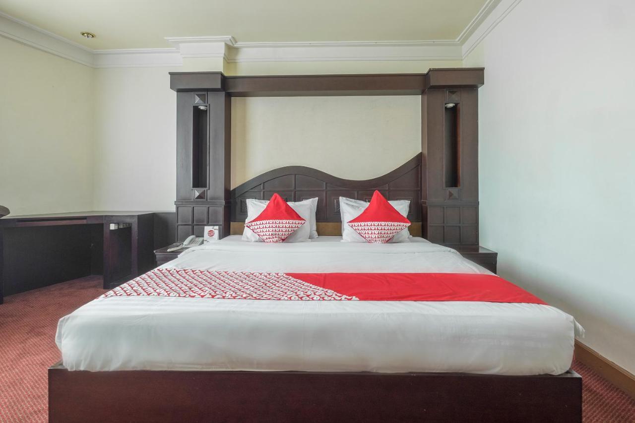 Oyo 1114 Hotel Denpasar Makassar Eksteriør billede