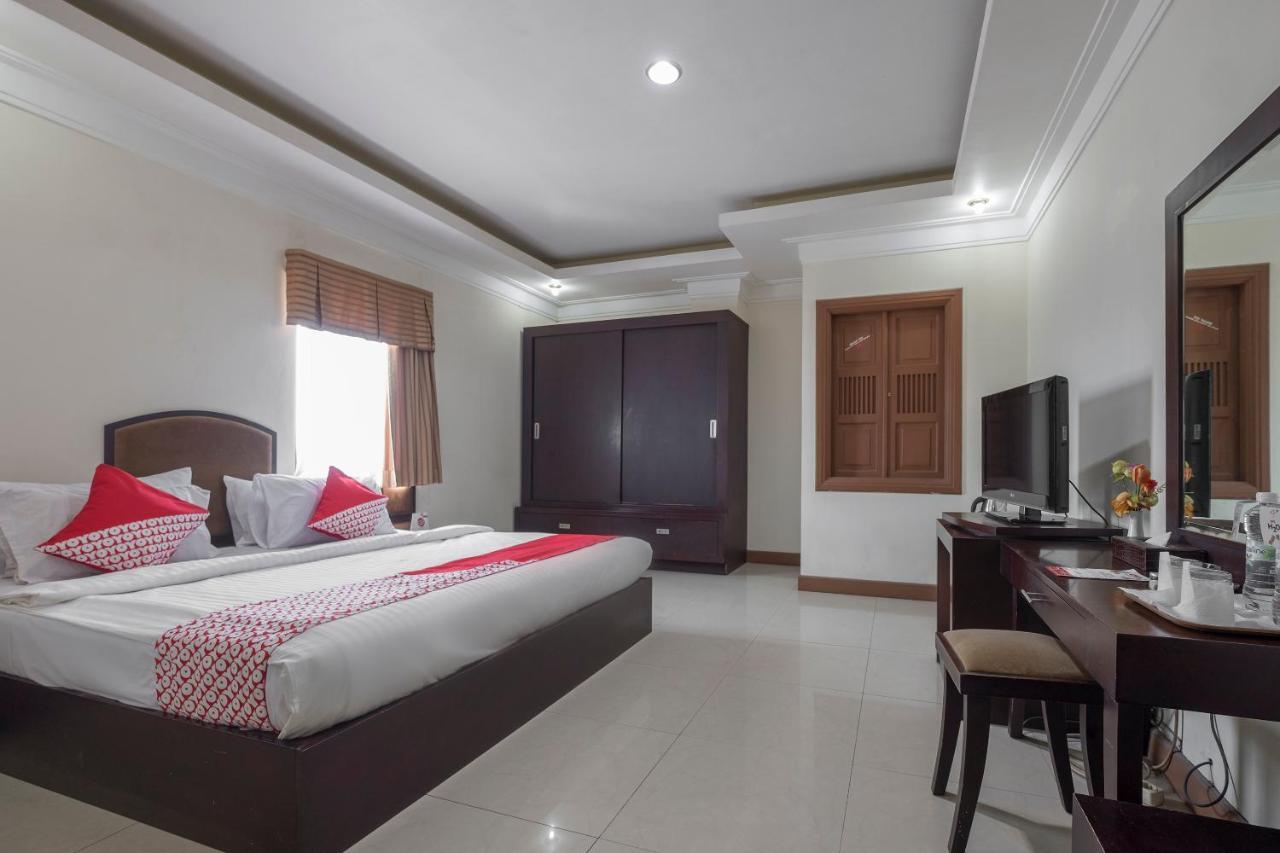 Oyo 1114 Hotel Denpasar Makassar Eksteriør billede