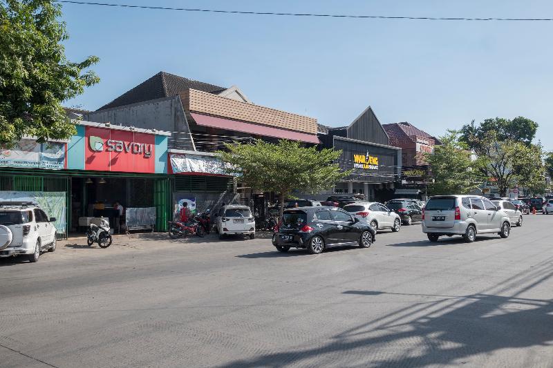 Oyo 1114 Hotel Denpasar Makassar Eksteriør billede